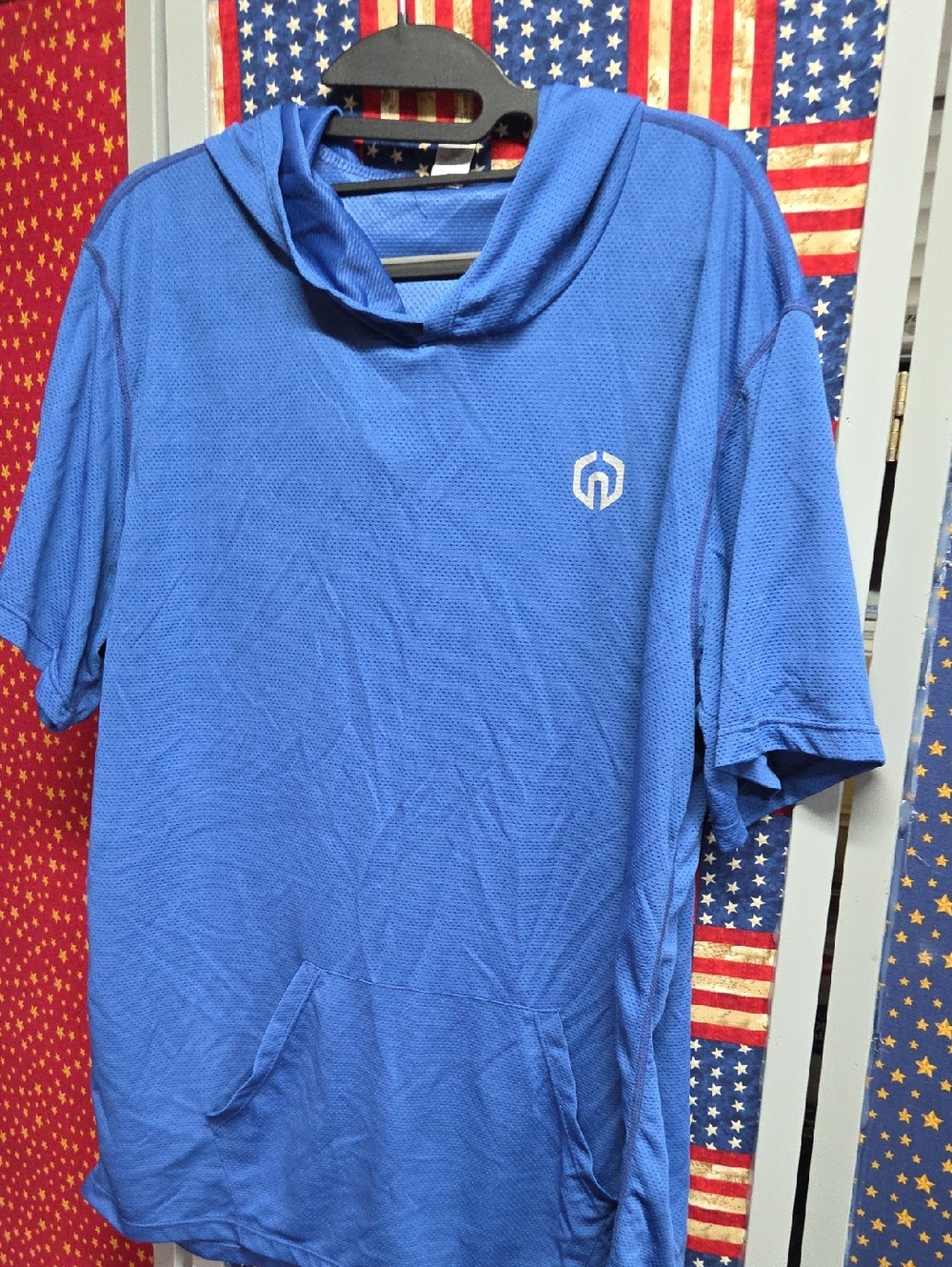 **Men's Blue Short-Sleeve Hooded Performance Shirt - Picture 1 of 3